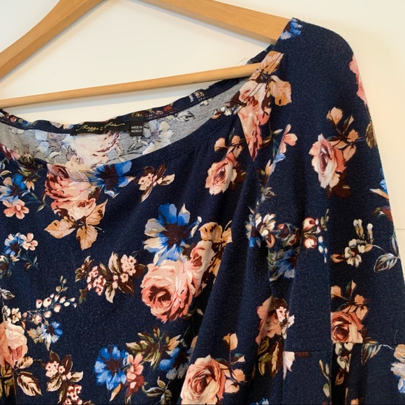 Raggs II Riches | Off Shoulder Floral Shirt - Picture 3 of 14